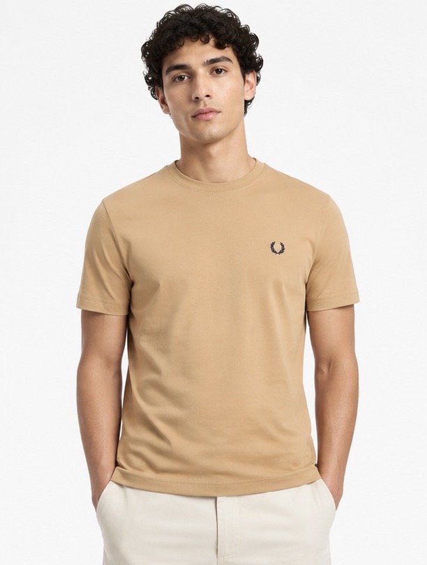 Fred Perry Monocromática  — foto 3